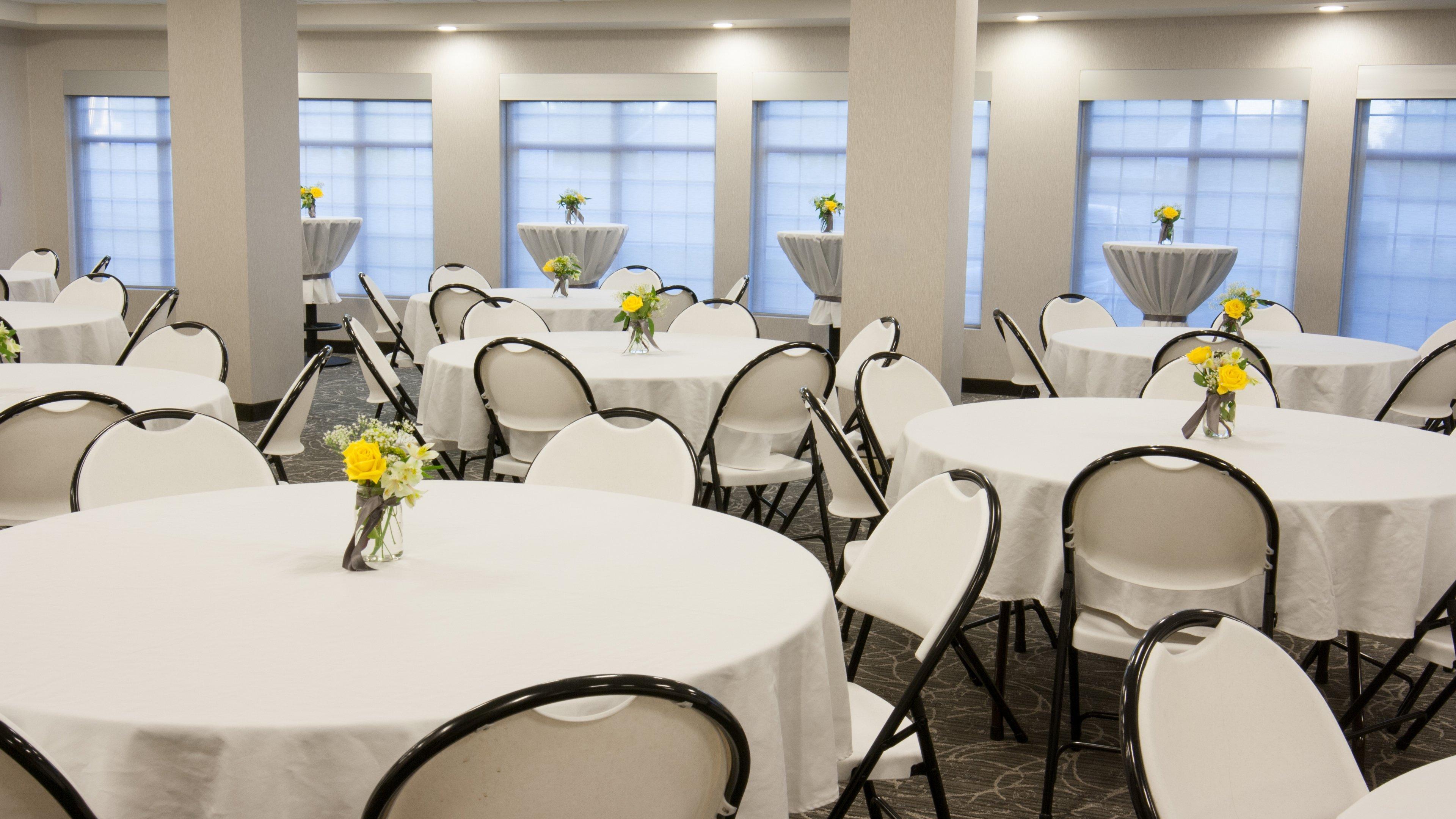 Holiday Inn Express & Suites Cheney By Ihg Ngoại thất bức ảnh