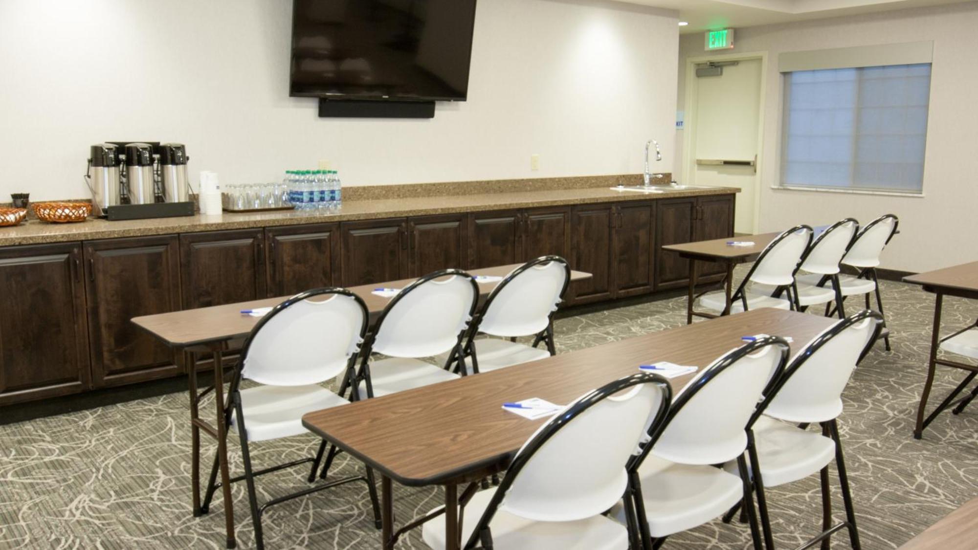 Holiday Inn Express & Suites Cheney By Ihg Ngoại thất bức ảnh