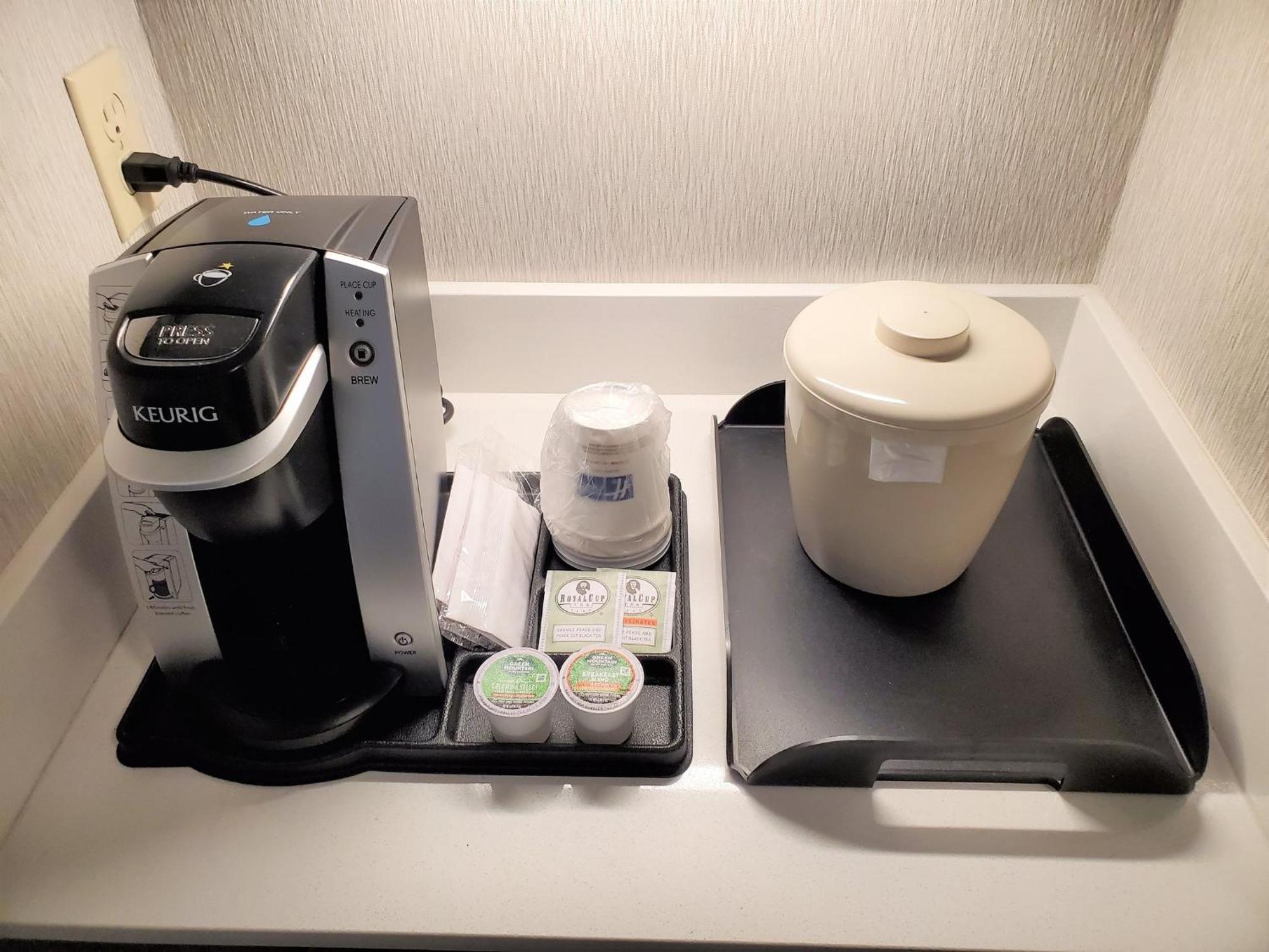 Holiday Inn Express & Suites Cheney By Ihg Ngoại thất bức ảnh