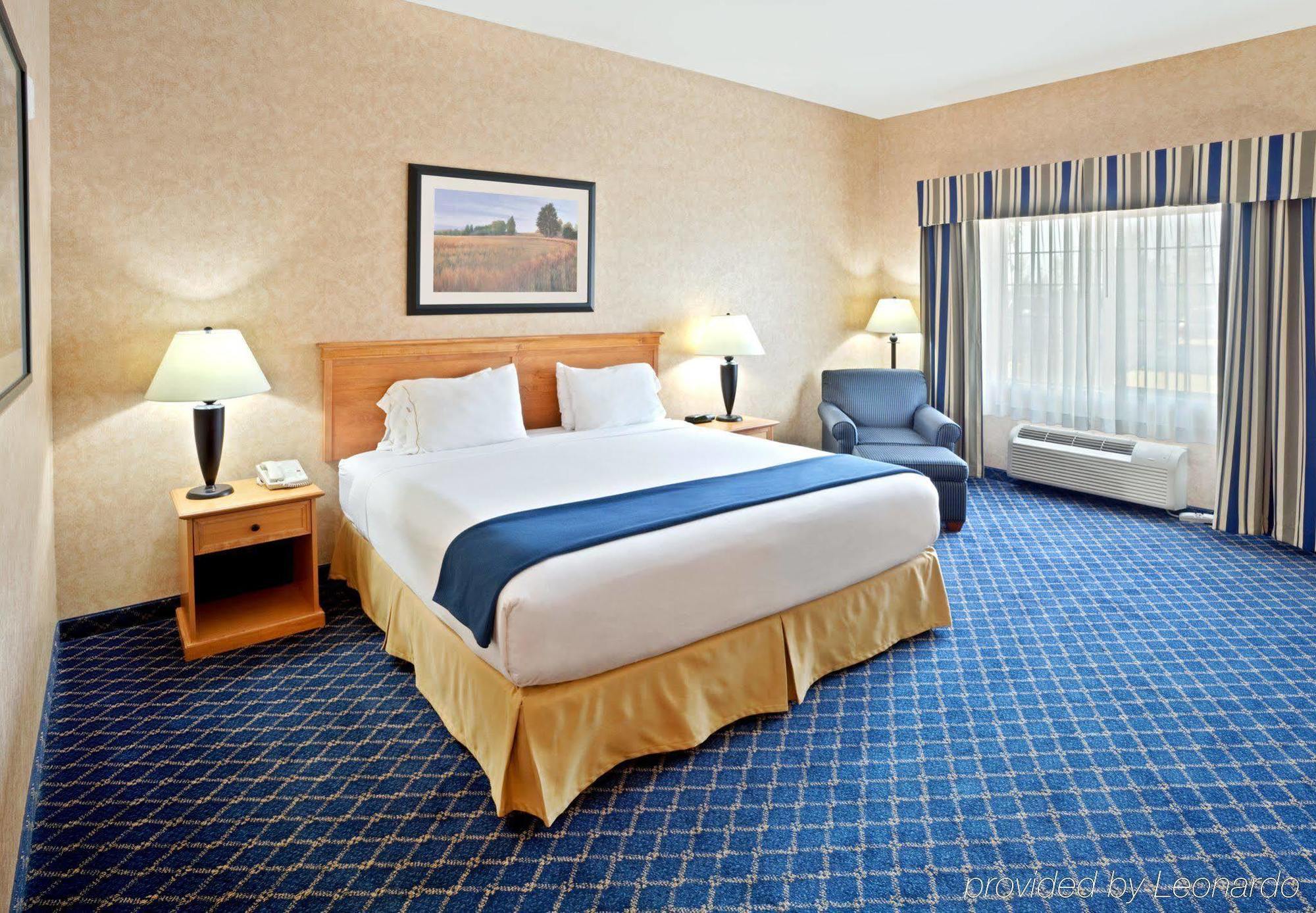 Holiday Inn Express & Suites Cheney By Ihg Ngoại thất bức ảnh